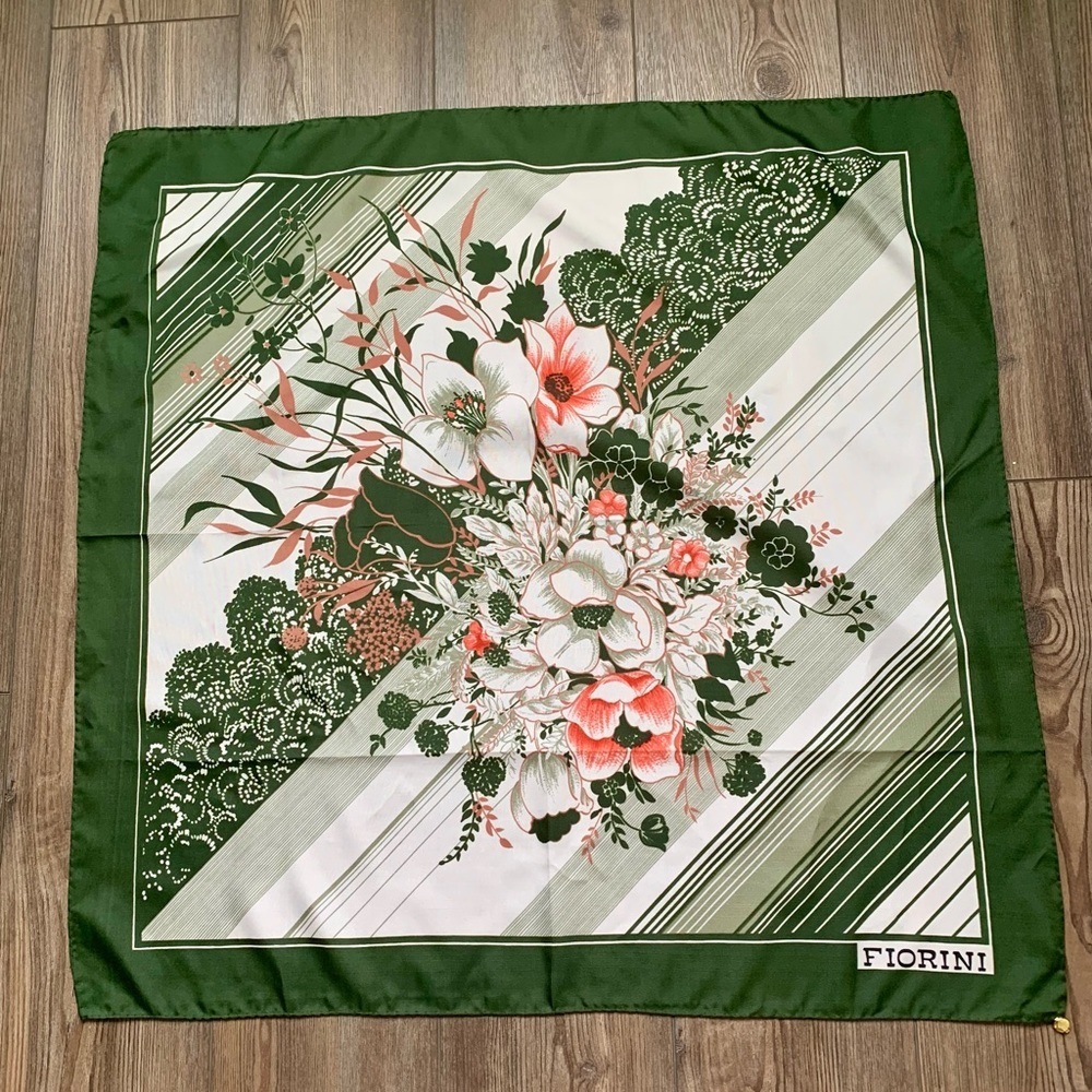 Vintage Fiorini Polyester Scarf 30/30” Italy